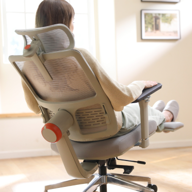 Newtral Magic H | World's First Smart Adaptive Lumbar & Neck support Chair