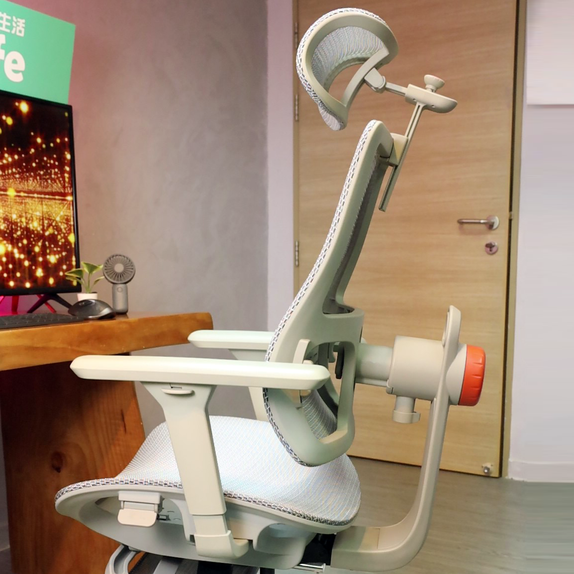 Newtral Magic H | World's First Smart Adaptive Lumbar & Neck support Chair