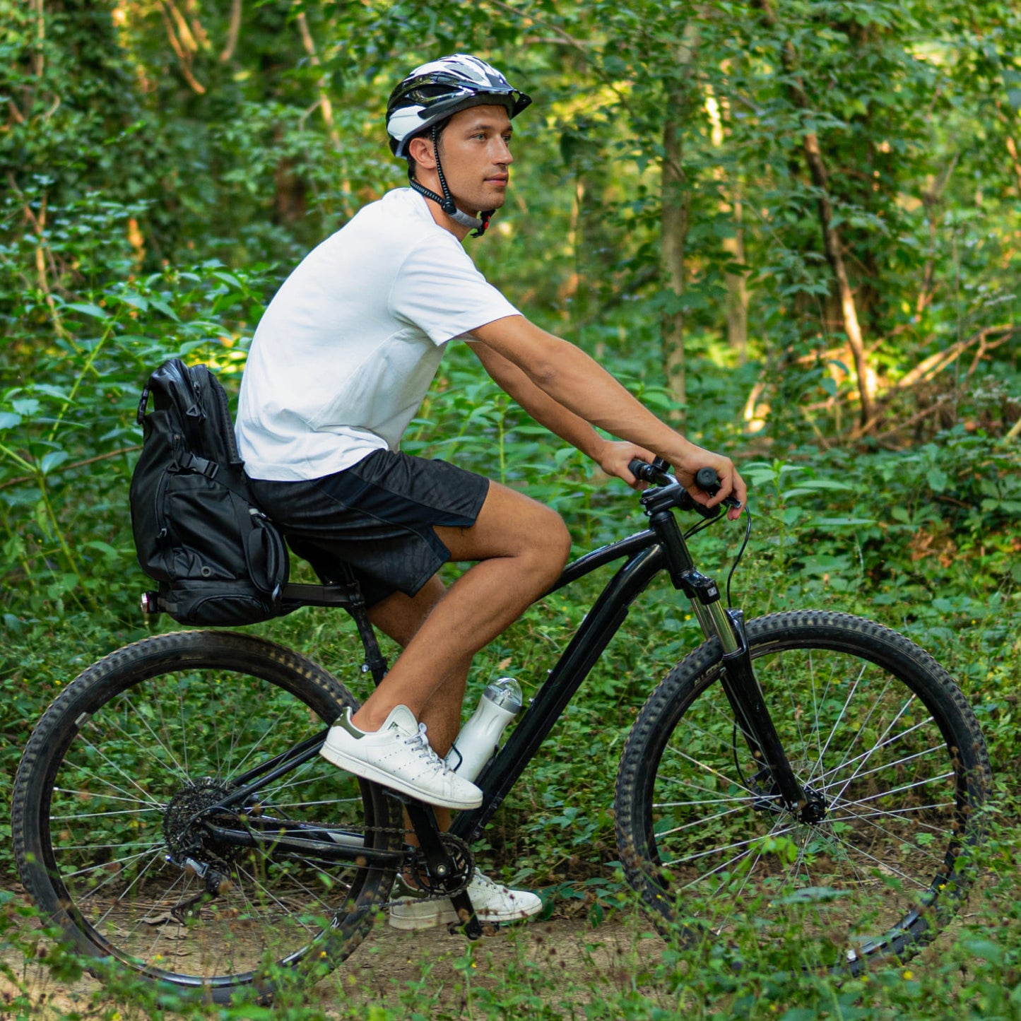EasiCyco | The world’s only floating 35L functional cycling backpack – no rack required
