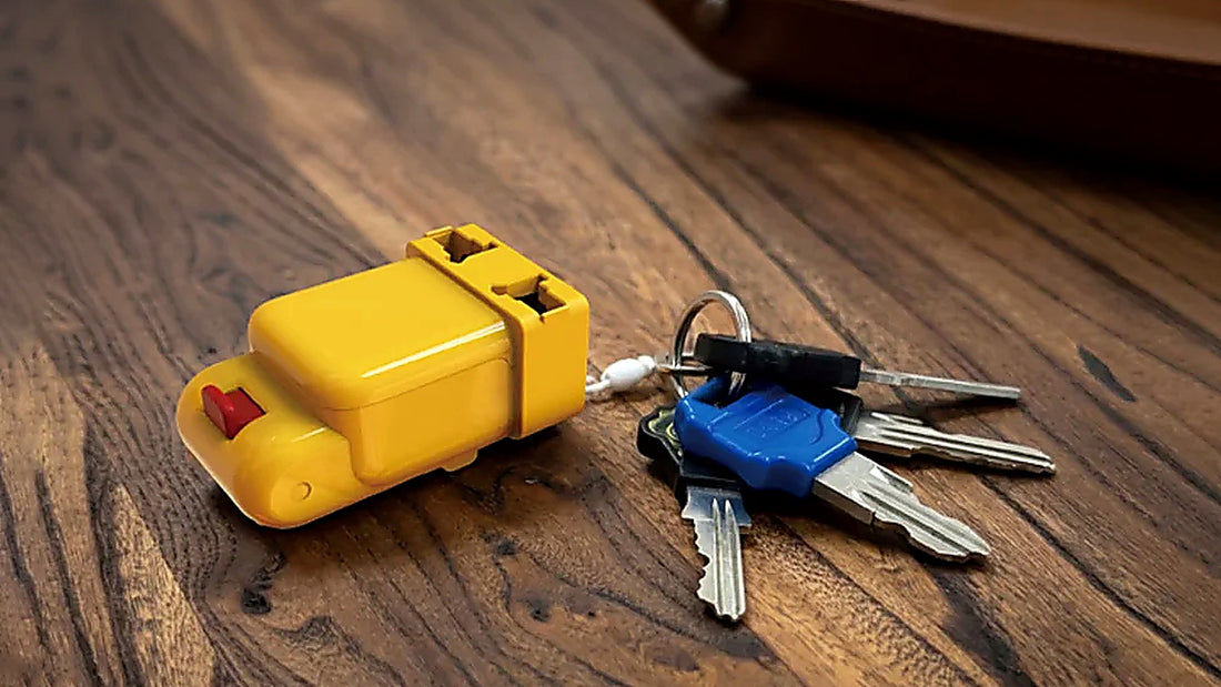 roam-ducky-travel-adapter