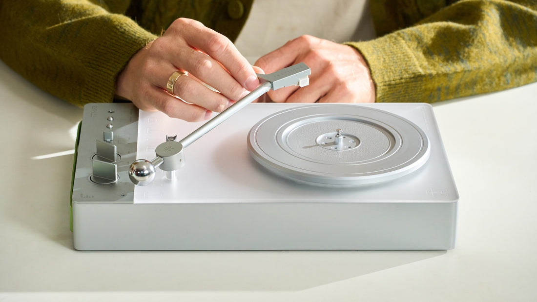 trettitre-wall-mounted-audio-system