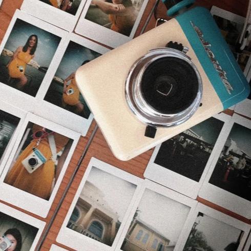 Escura Instant 60s - Hand-powered Instant Camera (Delivery in 28 days)