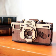 Load image into Gallery viewer, Woodsum - Retro Wooden DIY Pinhole Camera (Delivery in 28 days)