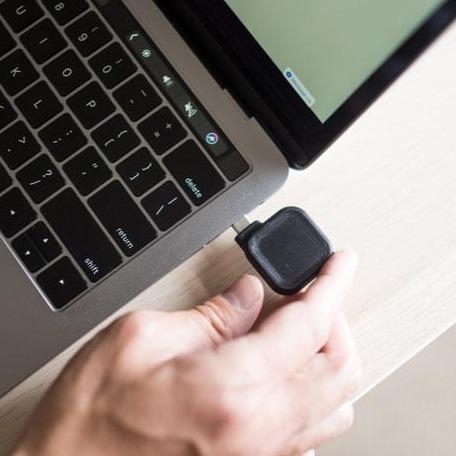 Maco Go - The Cmallest On-the-go AppleWatch Charger (Delivery in 28 days)
