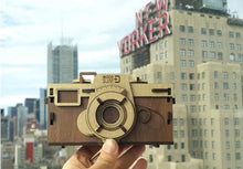Load image into Gallery viewer, Woodsum - Retro Wooden DIY Pinhole Camera (Delivery in 28 days)