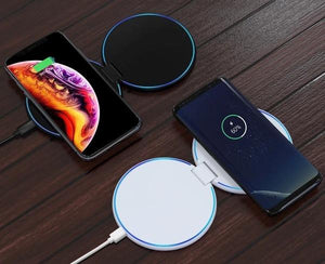 GeminiPad - Foldable Dual 10W Qi Wireless Charger (Delivery in 28 days)